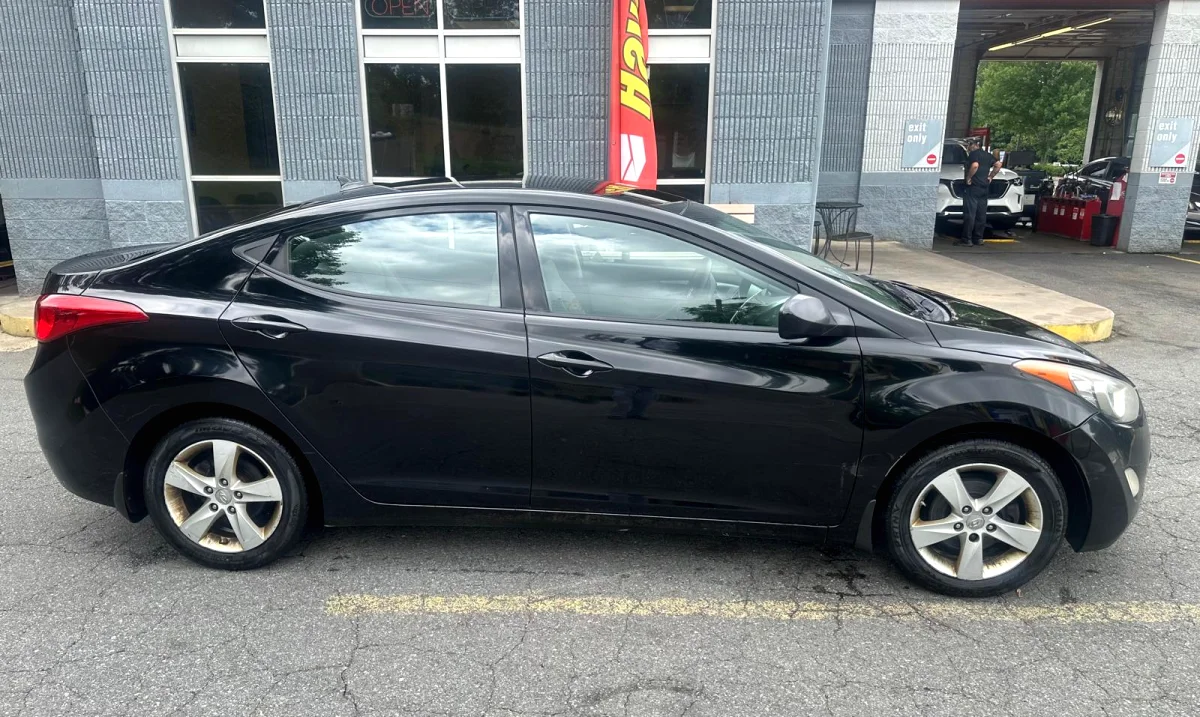Hyundai  Elantra - 5