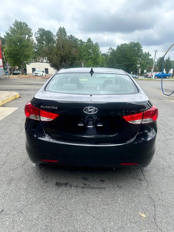 Hyundai  Elantra - 6