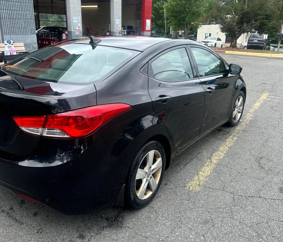 Hyundai  Elantra - 7