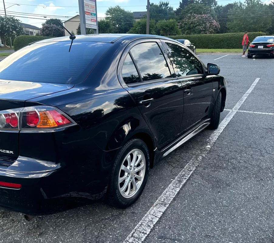 Mitsubishi  Lancer ES - 2
