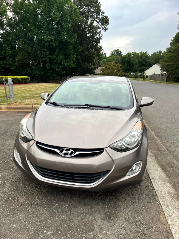 Hyundai  Elantra - 2