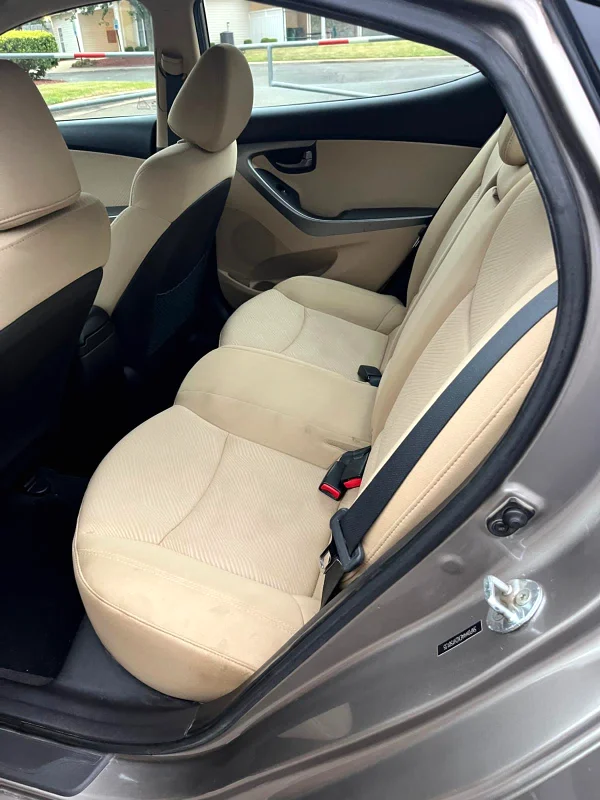 Hyundai  Elantra - 10