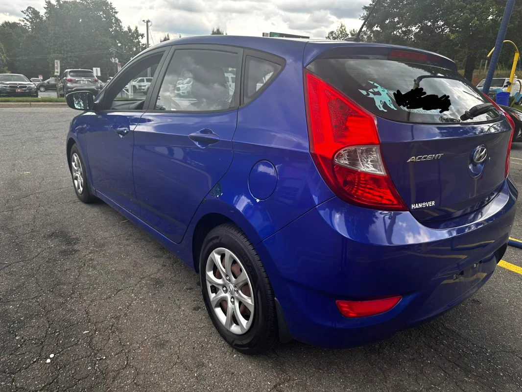 Hyundai  Accent - 5