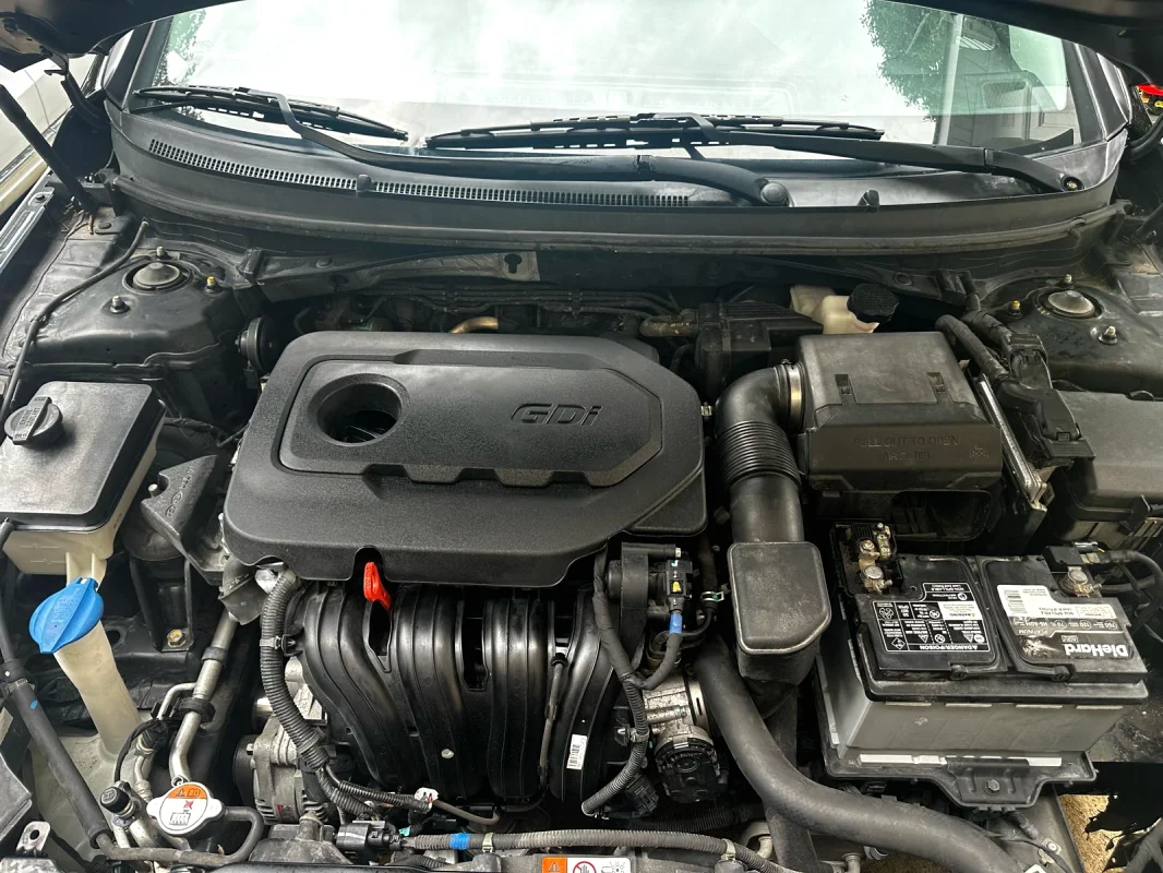 Hyundai Sonata  SE - 2