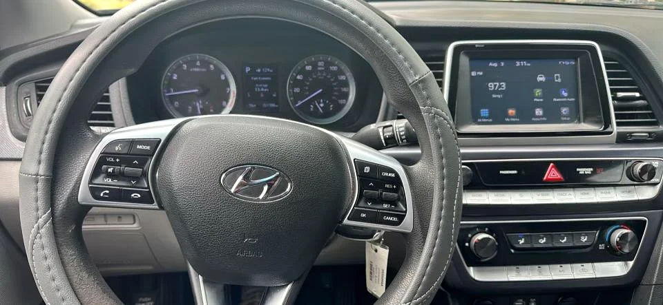 Hyundai Sonata  SE - 3