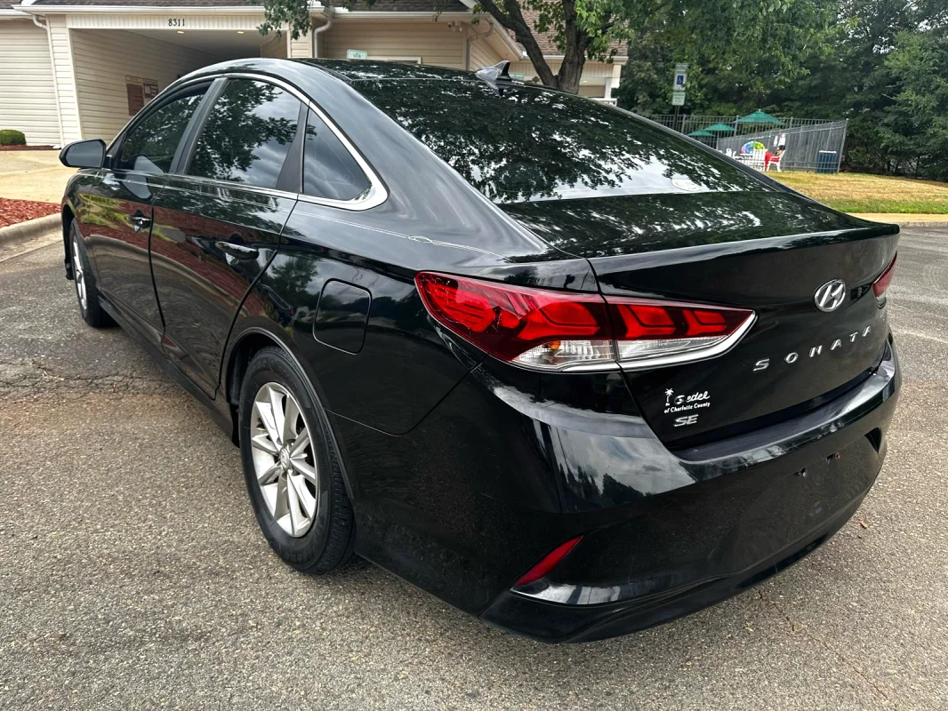 Hyundai Sonata  SE - 4